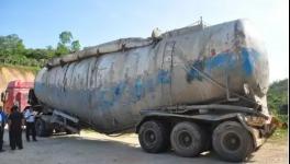 水泥罐車(chē)側(cè)翻造成9人死亡事故原因查明！水泥經(jīng)銷(xiāo)商12人被處理！